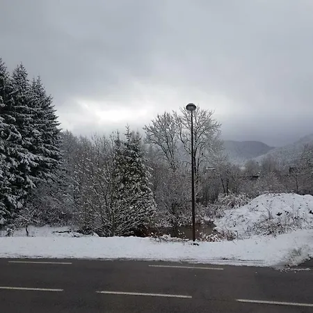 A 2 Pas Du Lac Apartment