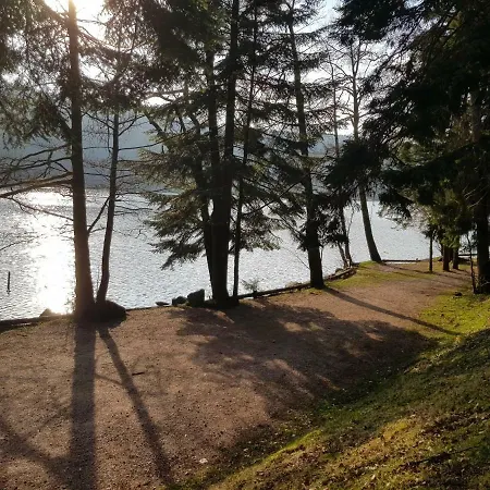 A 2 Pas Du Lac *