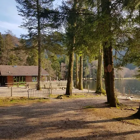 A 2 Pas Du Lac Apartment